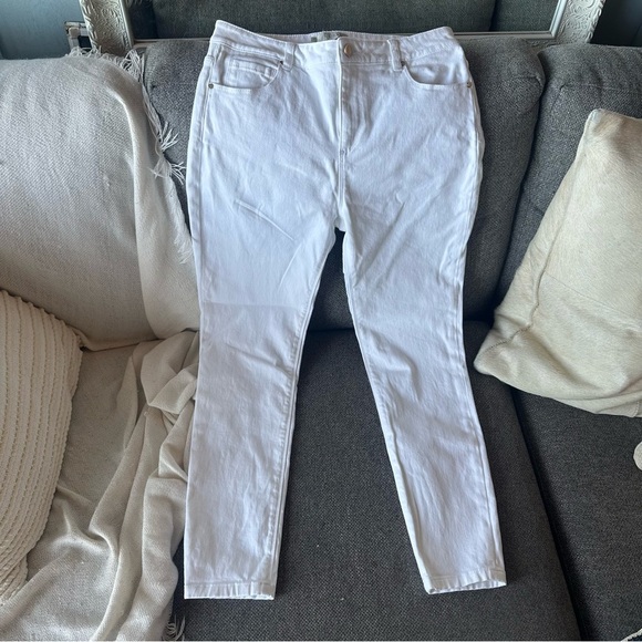 White Skinny Jeans with Modern Fit - Picture 2 of 8